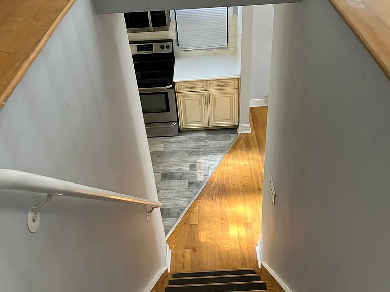 31-10 Lewmay Rd #2 — Photo 7
