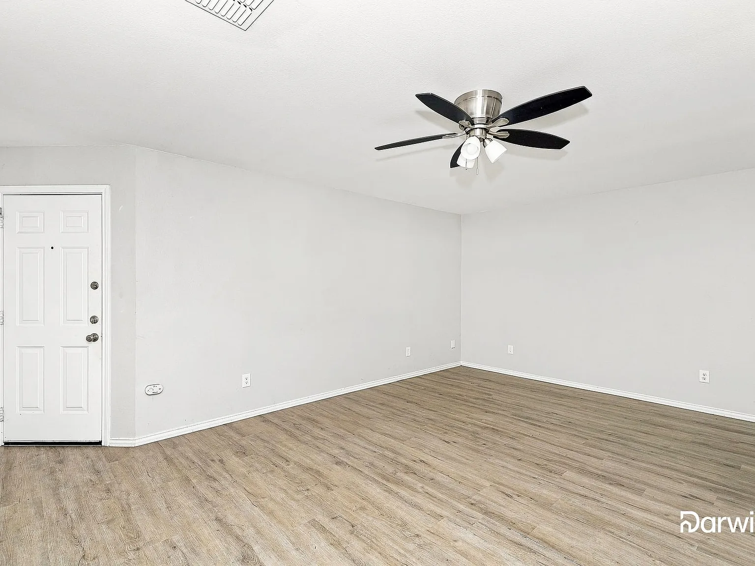 3 bed, 2.5 bath, 1347 sqft, $1,695 — Photo 4