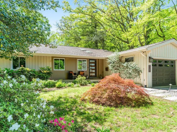 9305 Hamilton Dr, Fairfax, VA 22031