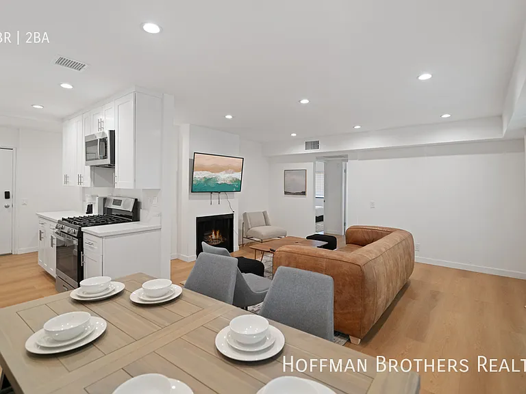 7441 Hazeltine Ave #104 — Photo 3