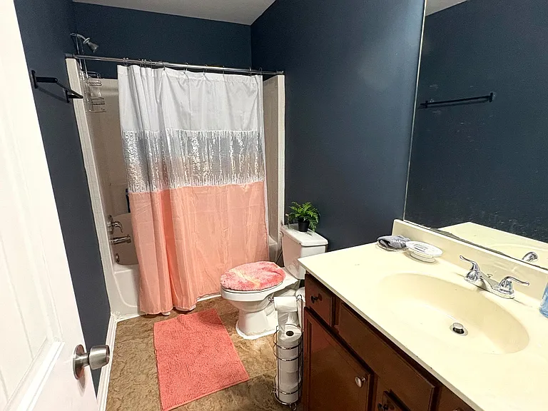180 Village Green Ct — Photo 17