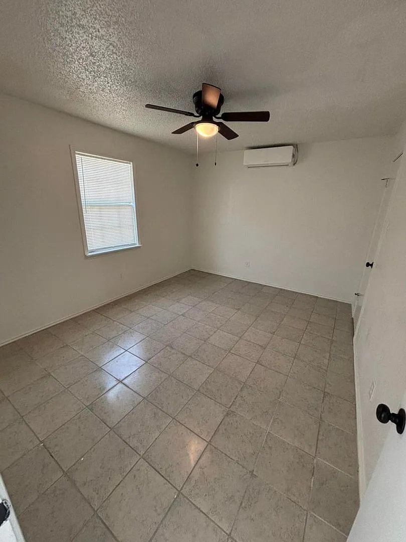**Beautiful Morrow Resub Addition Home** — Photo 4