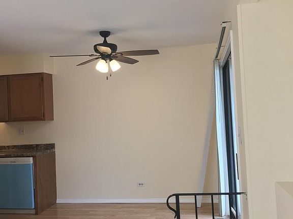 4th image of 4 Elm Ct Unit 4