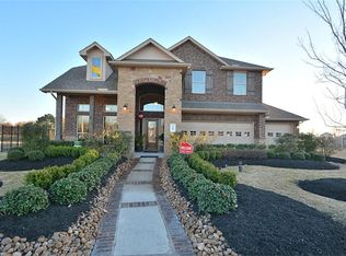 719 Fairway Dr, La Porte, TX 77571