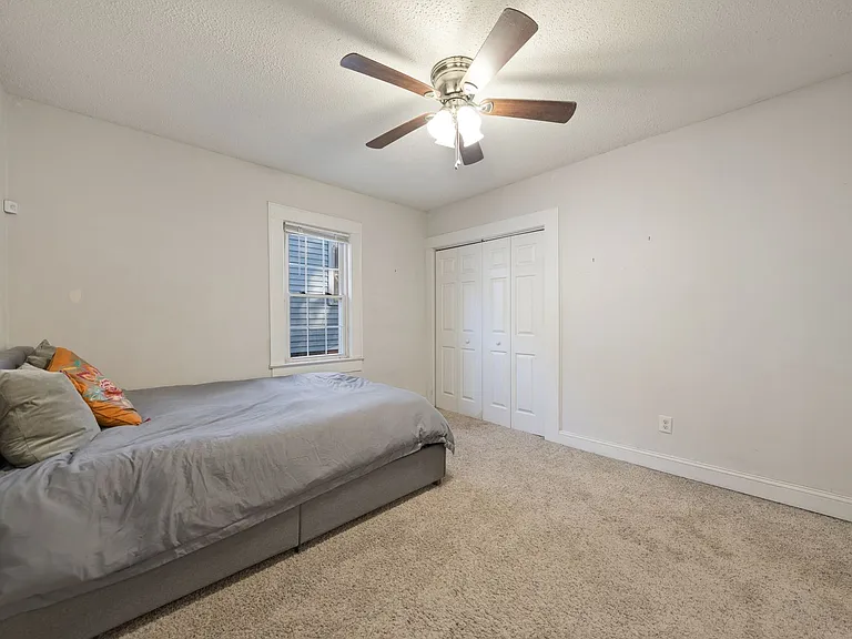 1007 N Hyde Park Ave — Photo 8