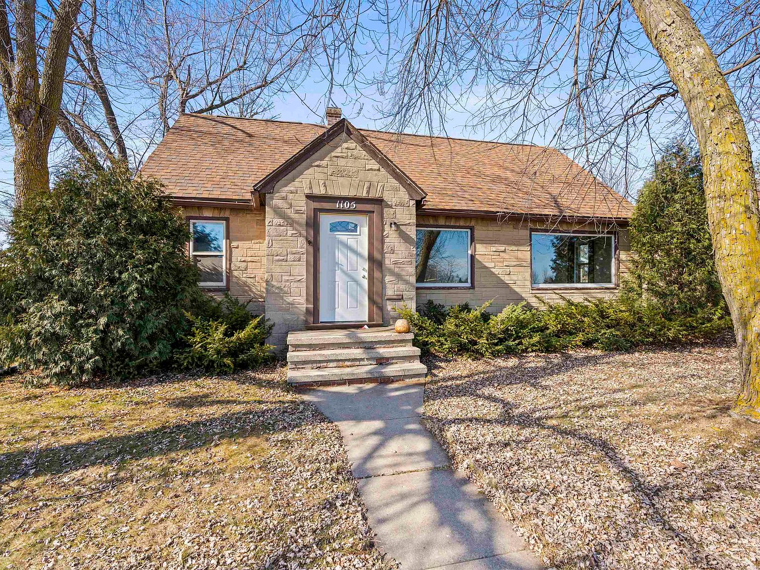 1105 Madison St, Little Chute, WI 54140 Zillow