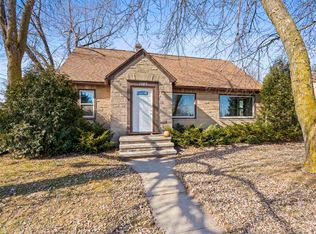 1105 Madison St, Little Chute, WI 54140