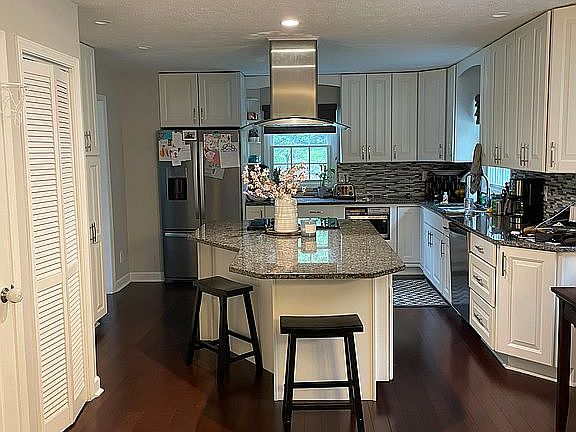 4th image of 1108 Clairborne Ct