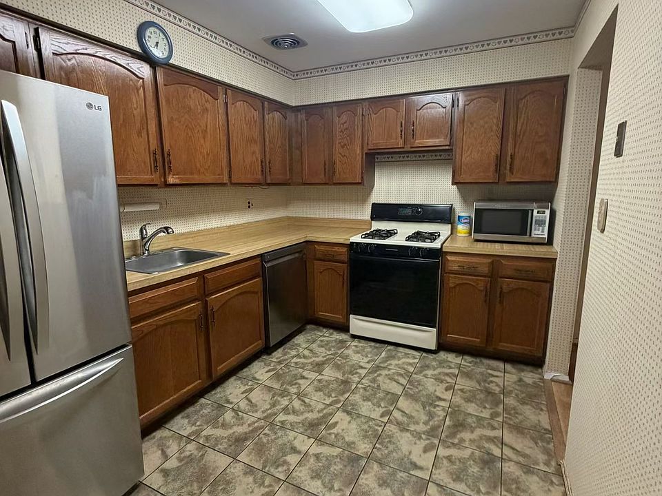 1st image of 22075 67th Ave #3