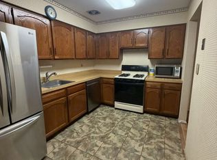 22075 67th Ave #3, Oakland Gardens, NY 11364