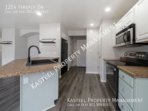 4th image of 1254 Firefly Dr