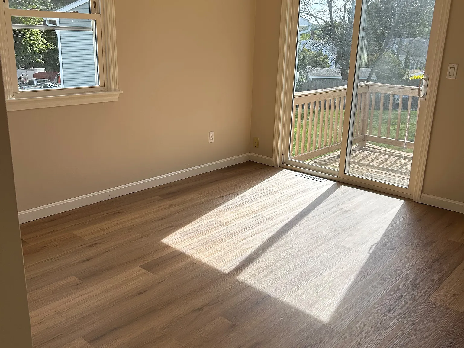 3 bed, 1200 sqft, $2,500 — Photo 3