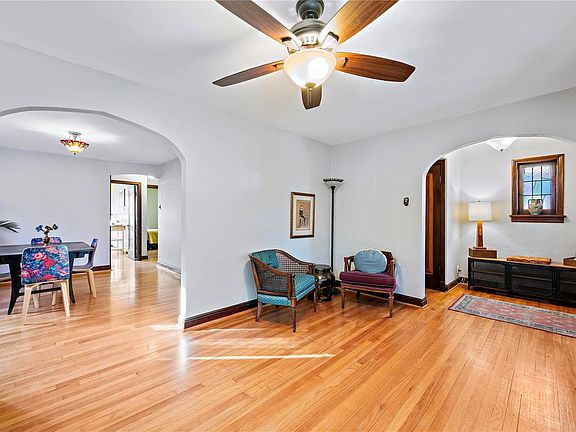 4th image of 4060 Oleatha Ave