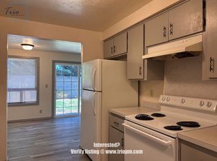 2582 L St, Springfield, OR 97477