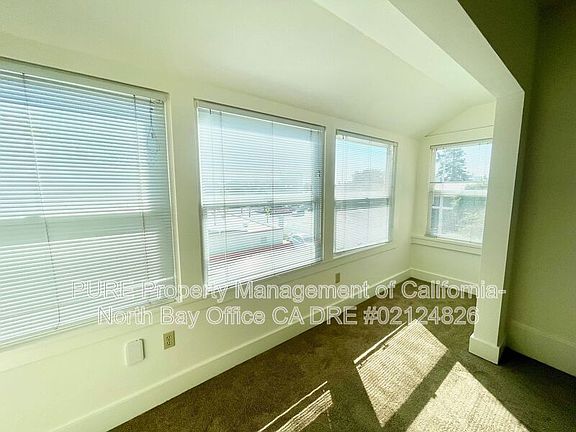 4th image of 312 Washington St APT 3