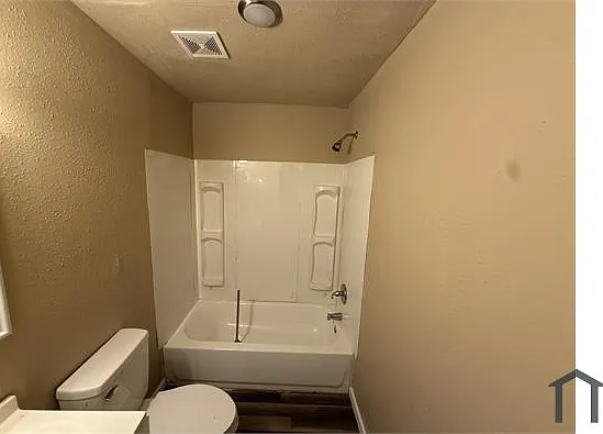 1120 Rich Ave #A — Photo 4