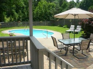 9 Breigle Ln, West Sand Lake, NY 12196