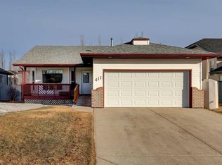 411 W Strathford Blvd, Strathmore, AB T1P 1P2