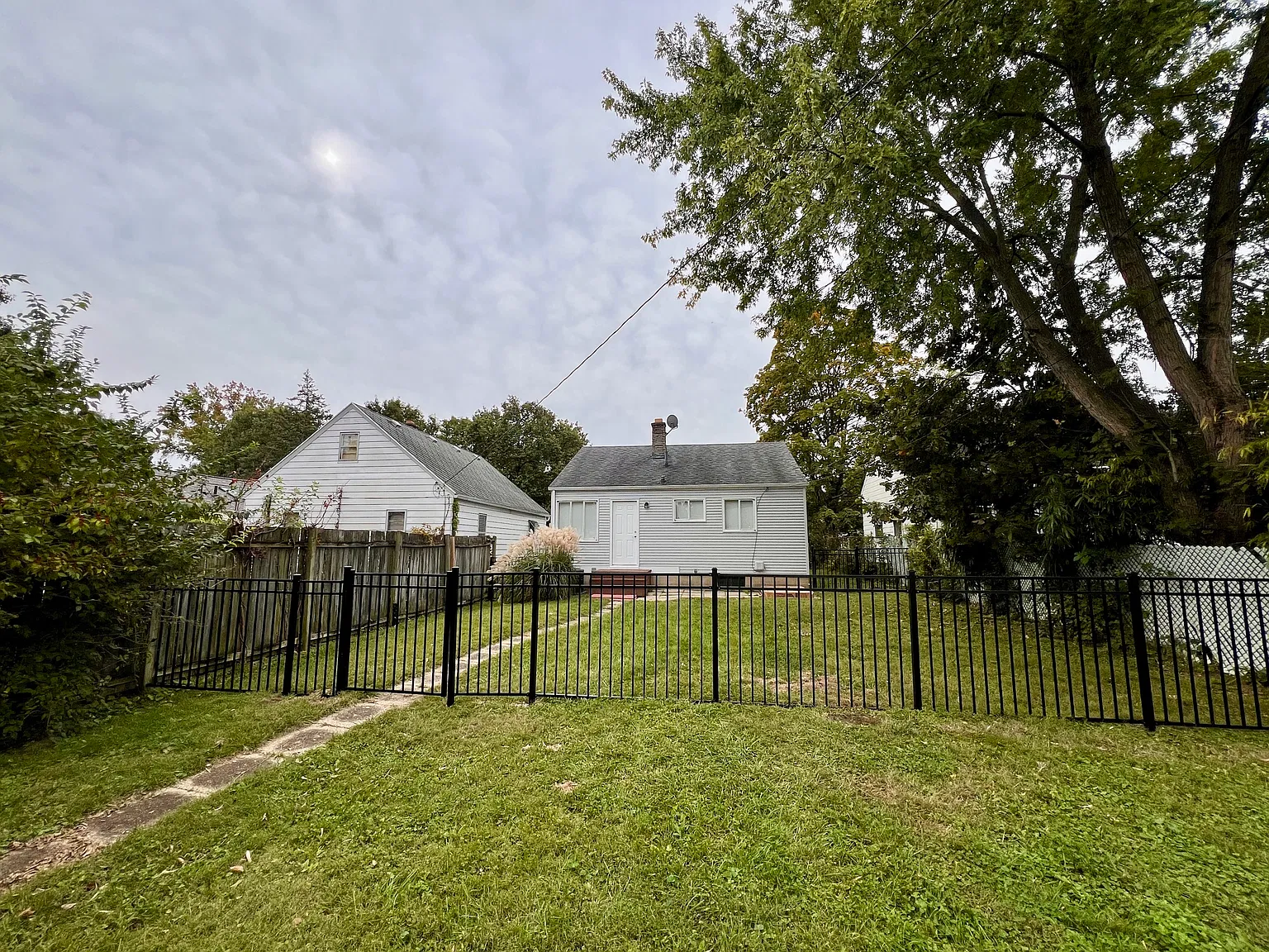 2 bed, 728 sqft, $1,750 — Photo 3