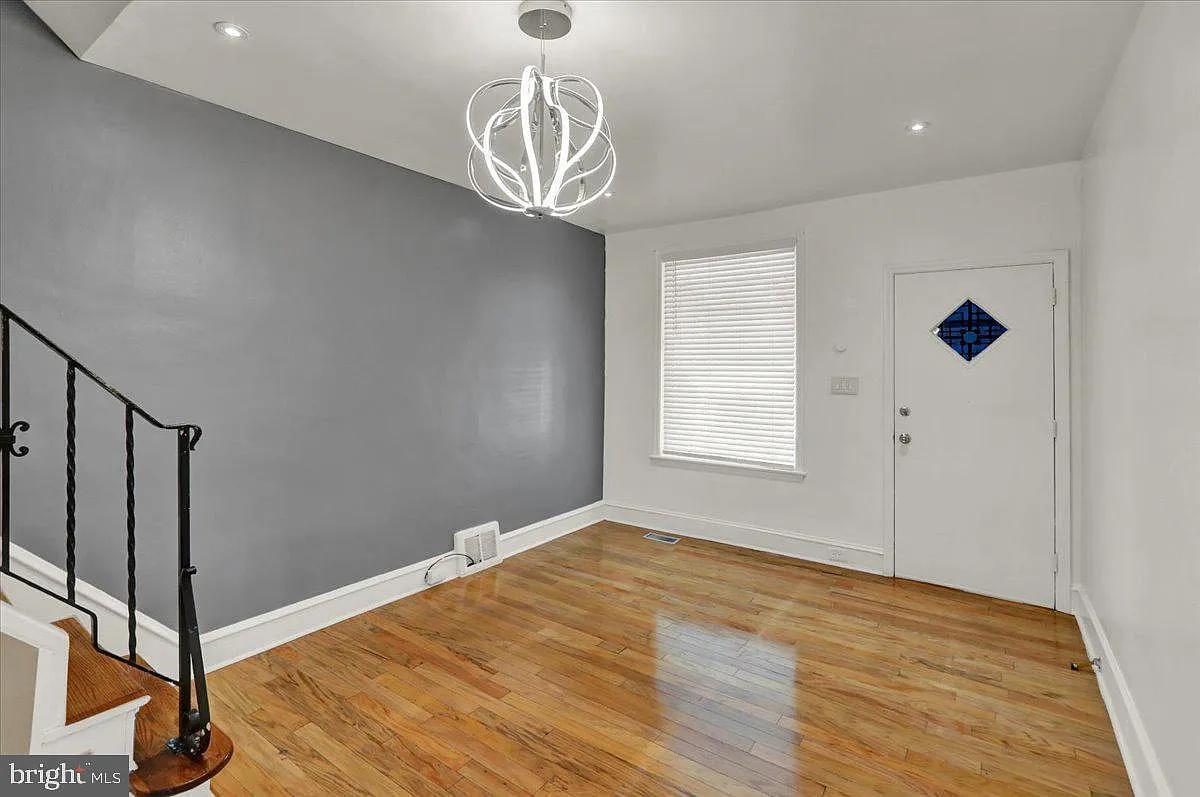 3 bed, 1248 sqft, $1,800 — Photo 3