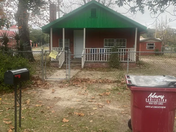 698 W Walnut Ave, Crestview, FL 32536