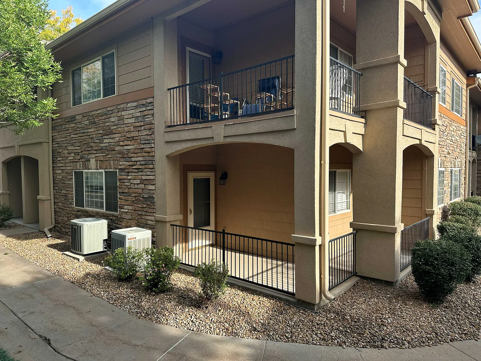 2 bed, 1477 sqft, $2,500 — Photo 2