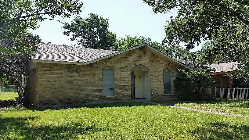 1st image of 716 N Pleasant Woods Dr