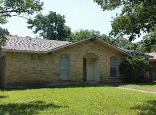 716 N Pleasant Woods Dr, Dallas, TX 75217