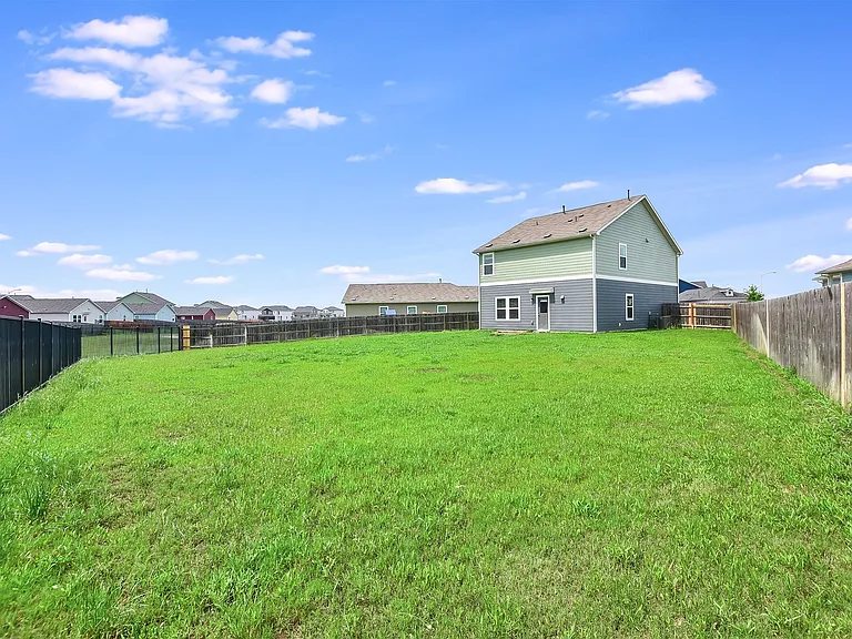 15401 Solstice Cv — Photo 19