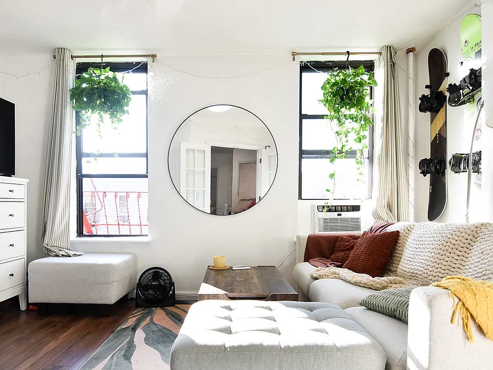 1st image of 209 Bedford Ave APT 8