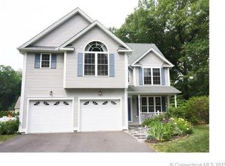 13 Perron Rd, Plainville, CT 06062