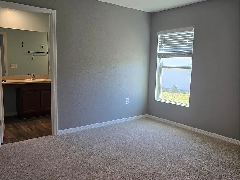 2122 NE 13th Pl — Photo 15