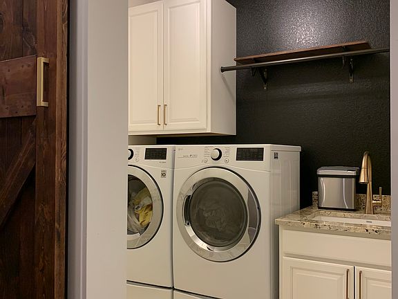Interior, Main Level, Laundry Room