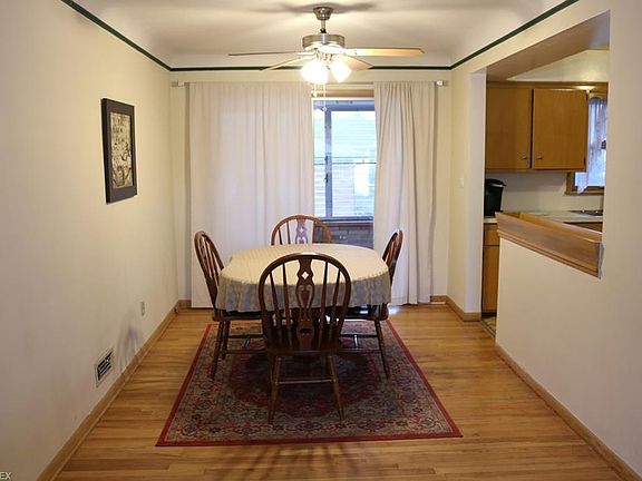 4th image of 360 E Dawnwood Dr