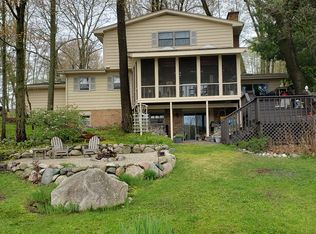 127 S Lake Doster Dr, Plainwell, MI 49080