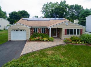 12 Joan St, Kendall Park, NJ 08824