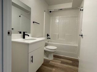 2222 SW Barton St APT 1, Seattle, WA 98106