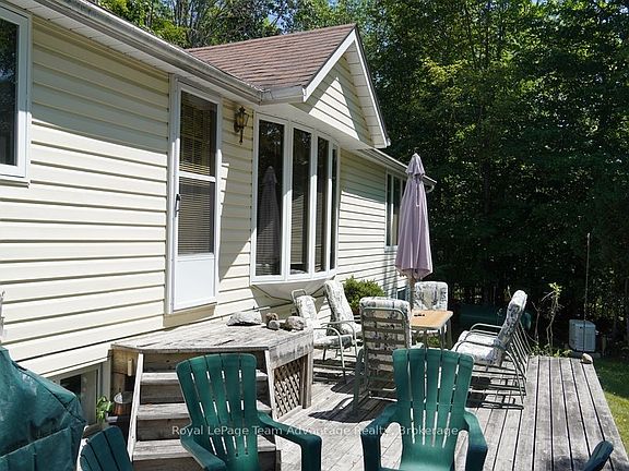 2nd image of 101 Carling Bay Rd E