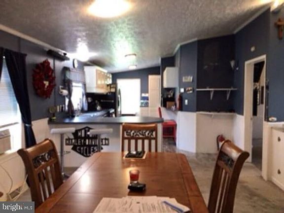 3rd image of 290 Wilson Dr