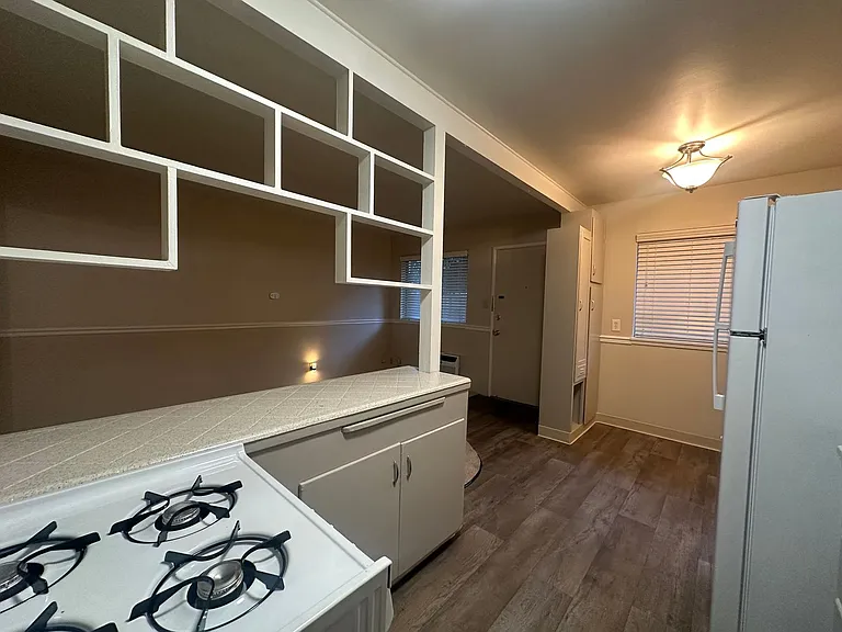 Fort Sutter Manor, Classic Midtown Living! — Photo 38