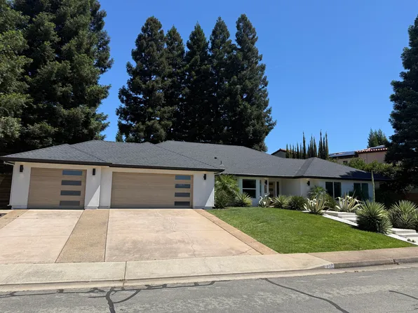 755 Sunriver Ln, Redding, CA 96001