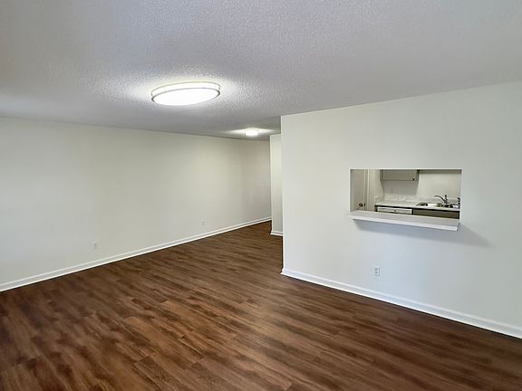 3rd image of 14 Briarwood Ln #C