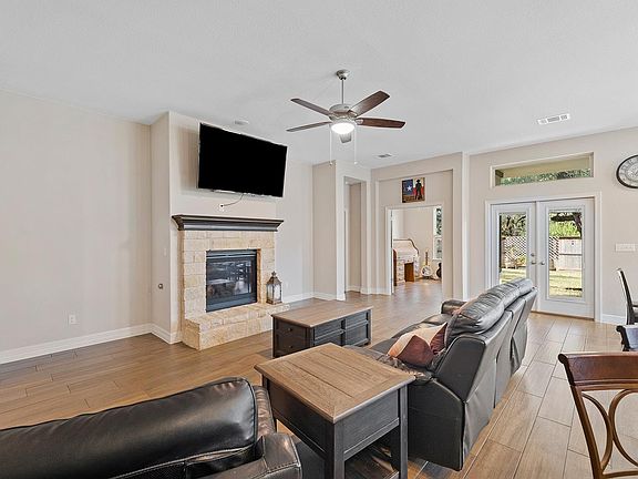 5th image of 812 Heartleaf Dr