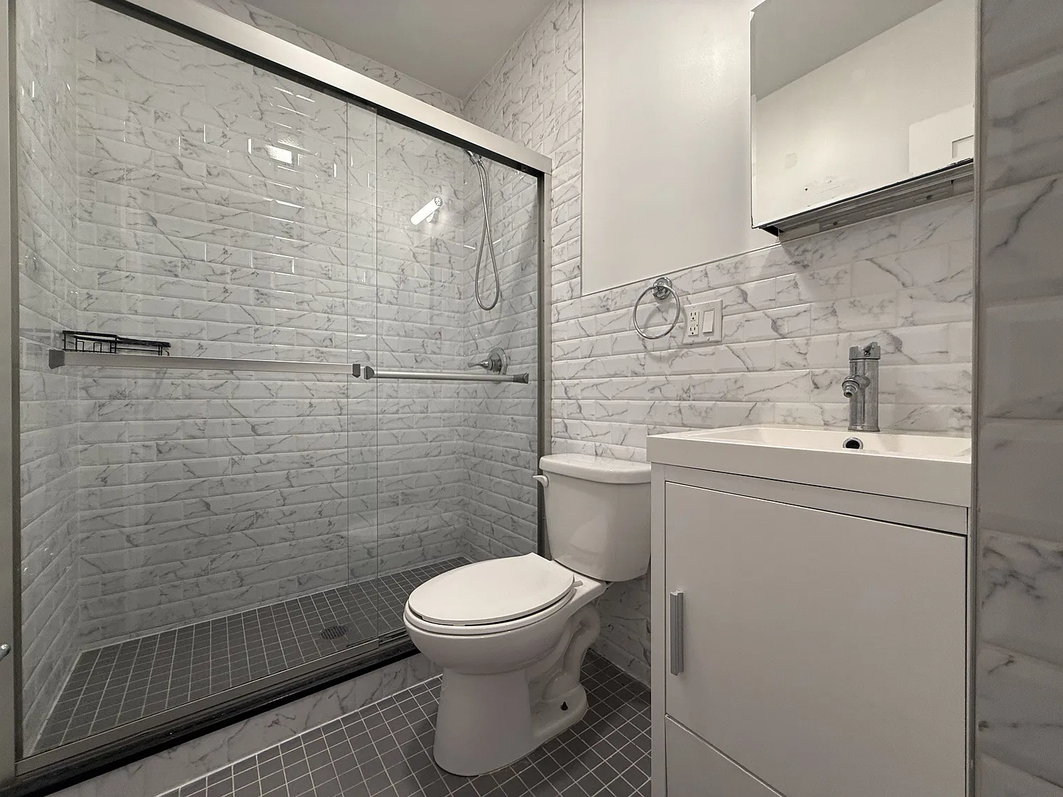 464 Prospect Place — Photo 4