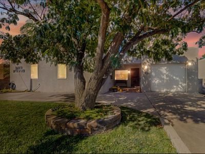 715 Loma Vista Dr NE, Albuquerque, NM, 87106