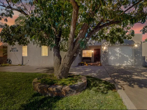 715 Loma Vista Dr NE, Albuquerque, NM 87106