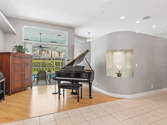 3rd image of 4940 Kensington Circle