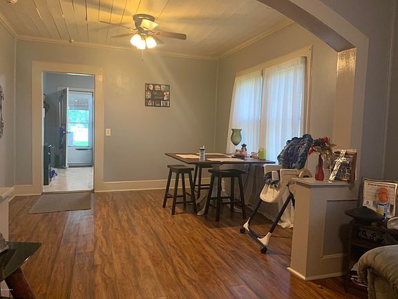 4th image of 202 N Leonard St