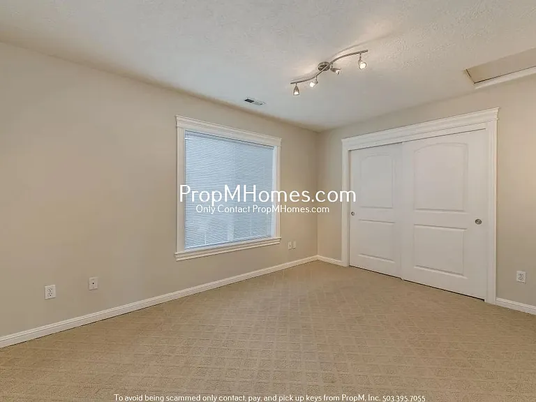 1907 SE 162nd Ave — Photo 15