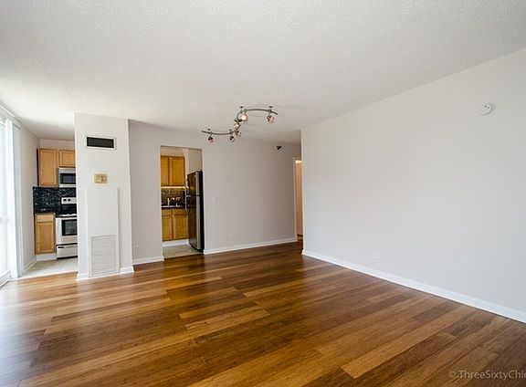4th image of 1250 N La Salle Dr APT 1005